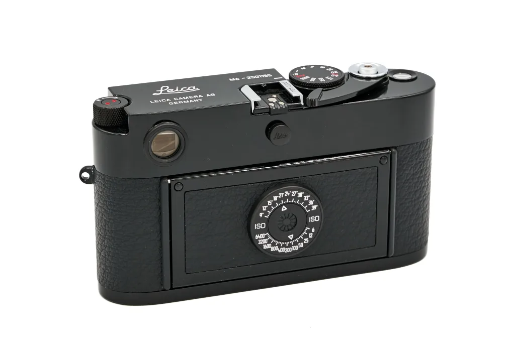 Leica M6 black rangefinder film camera